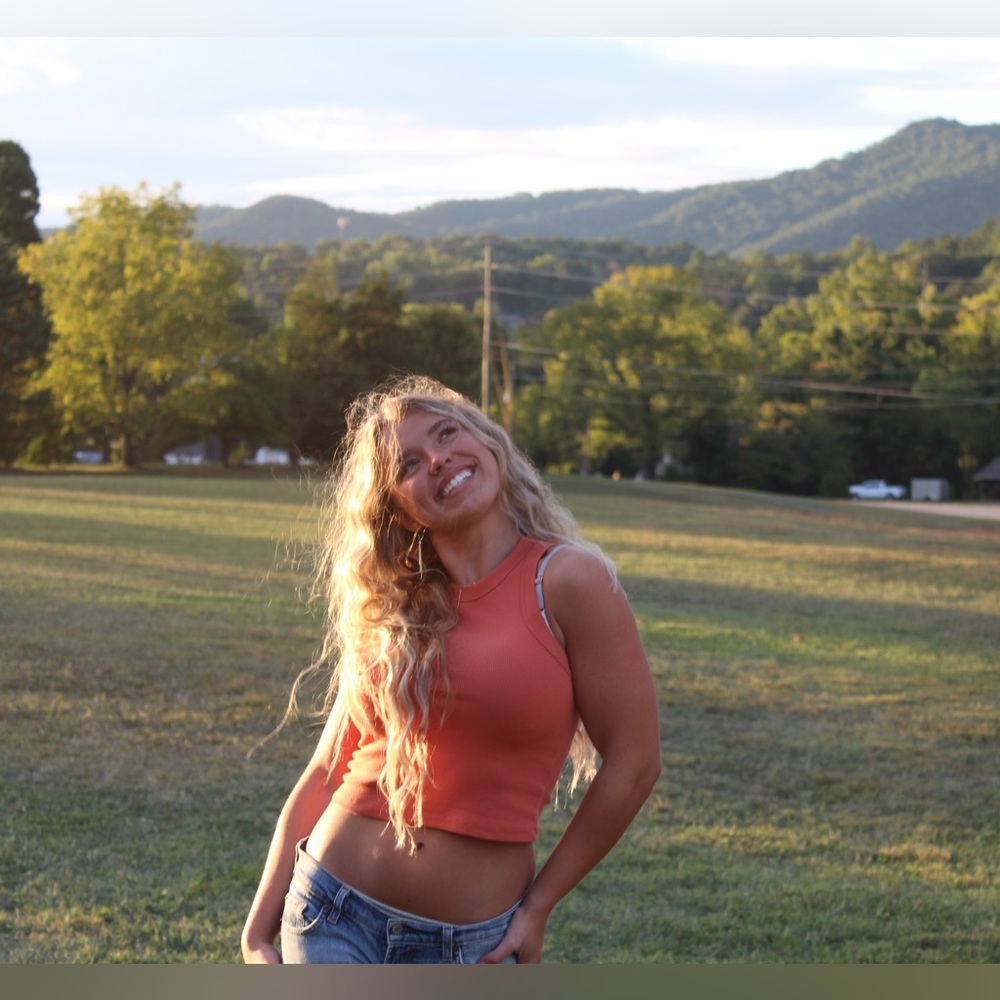 Meet your Posher, Lauren